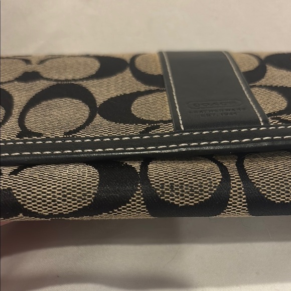 Coach Monogram Signature Wallet - Picture 4 of 10